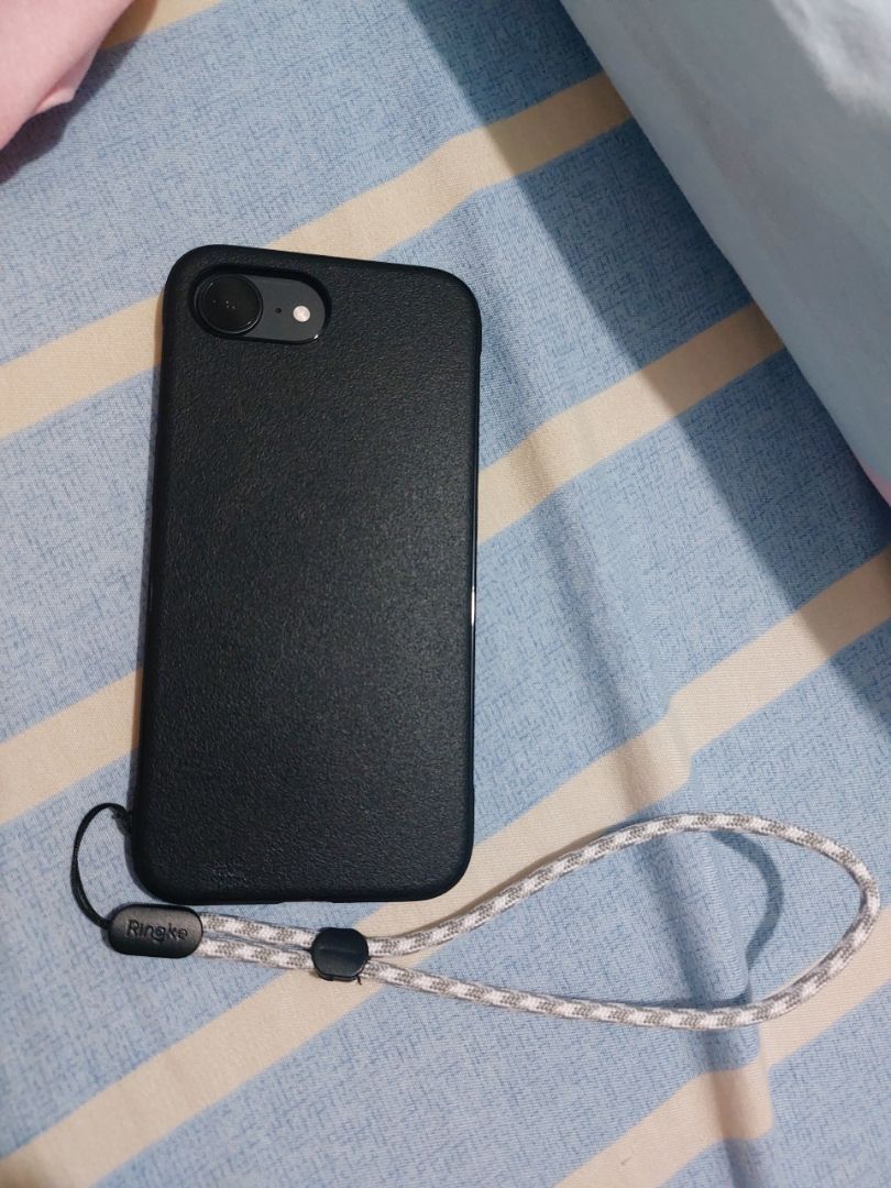 Ringke Onyx Magnetic Case for iPhone 16e | MagSafe Grip Soft TPU Shockproof
